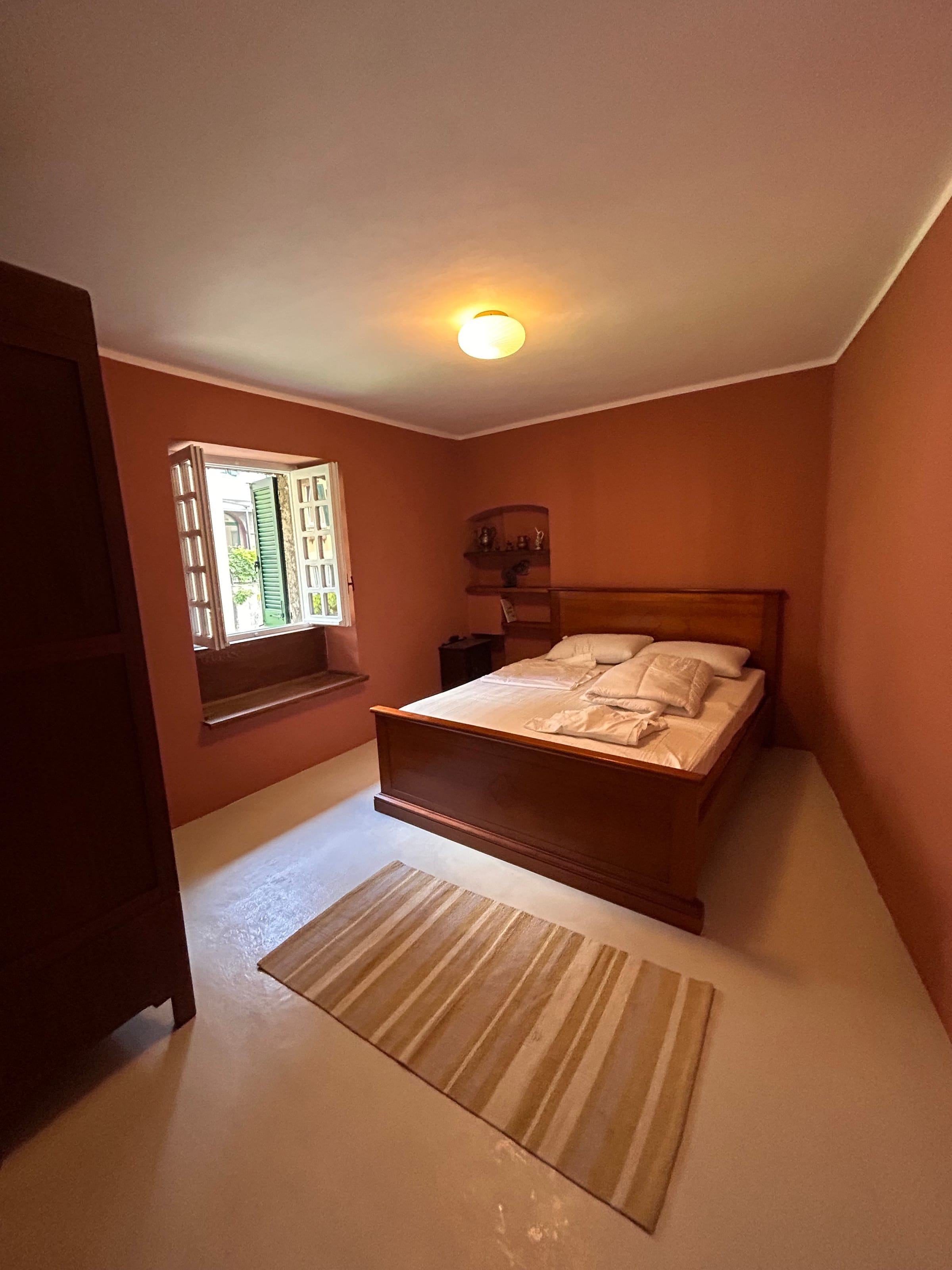 Elegant bedroom